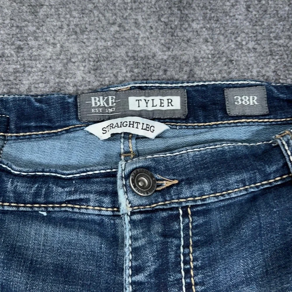 BKE Tyler Straight Leg Jeans Mens 38Rx Distressed Whisker Wash Blue
